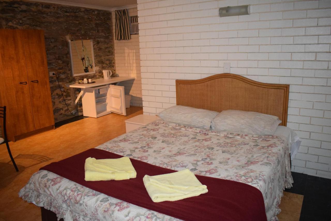 Queenslander Motel Gold Coast Exterior photo